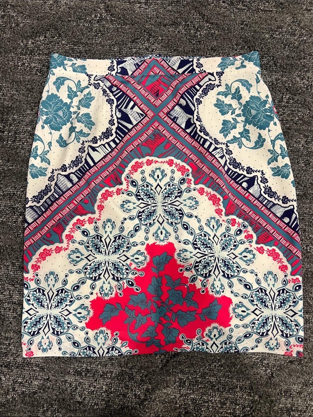 ANTONIO MELANI White Pencil Skirt with Teal, Navy & Pink Print
